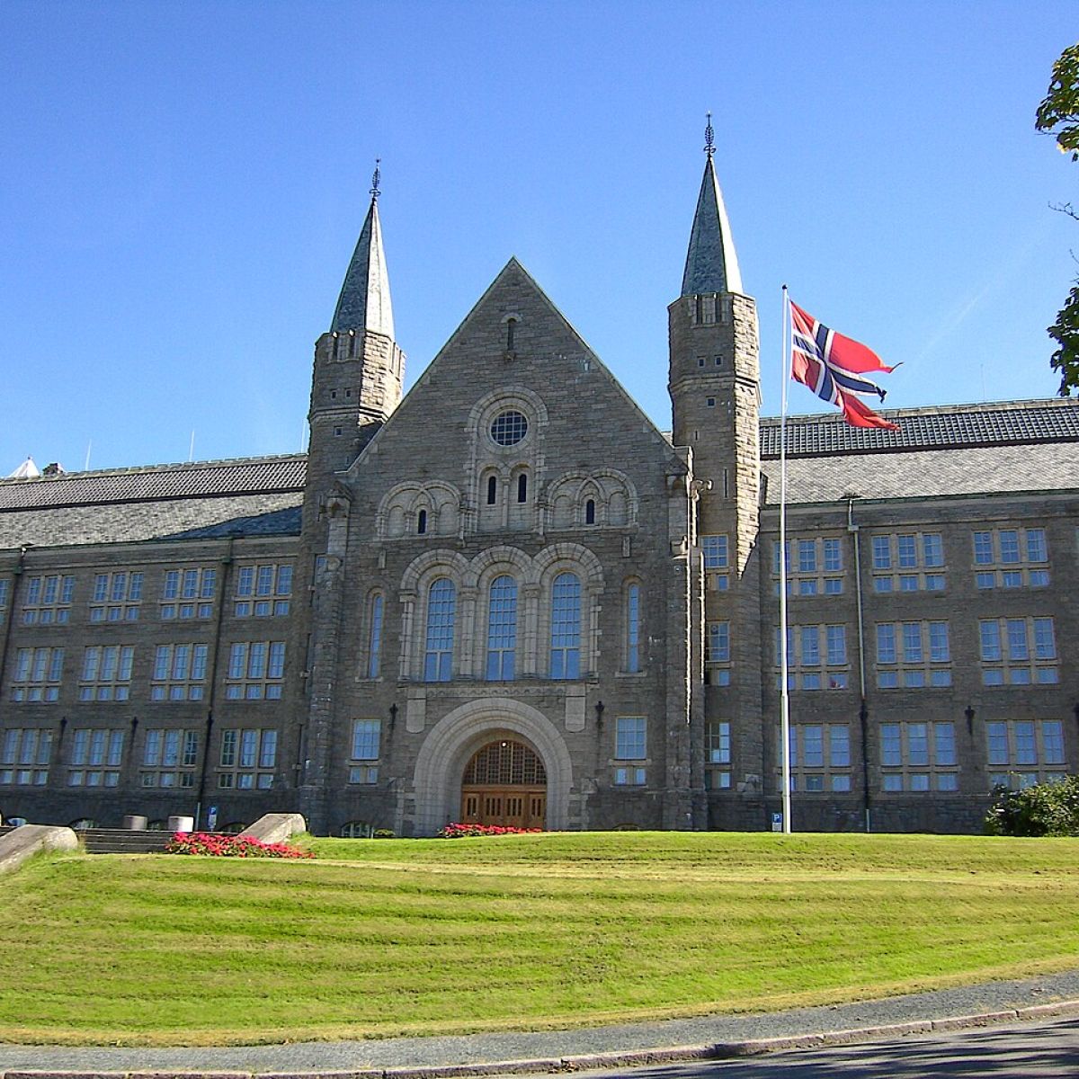 Associate Professor at Norwegian University of Science and Technology